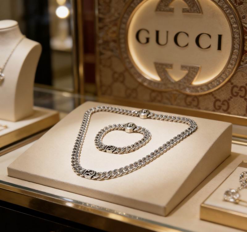 Gucci Suits 03yx08